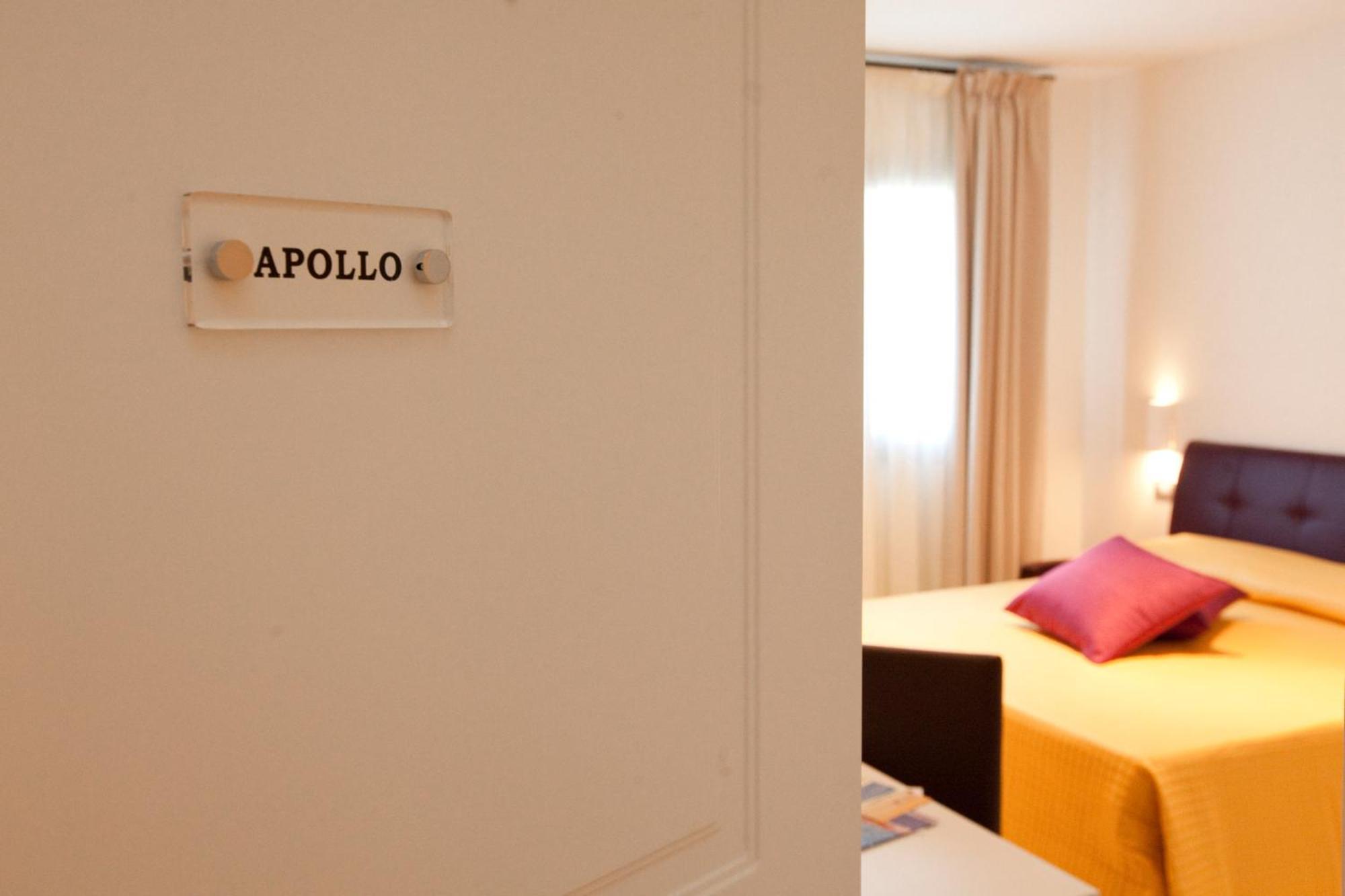Xenia Hotel Villasimius Bagian luar foto